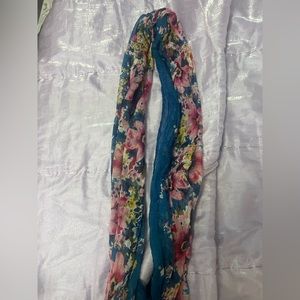 European Floral Scarf ✨